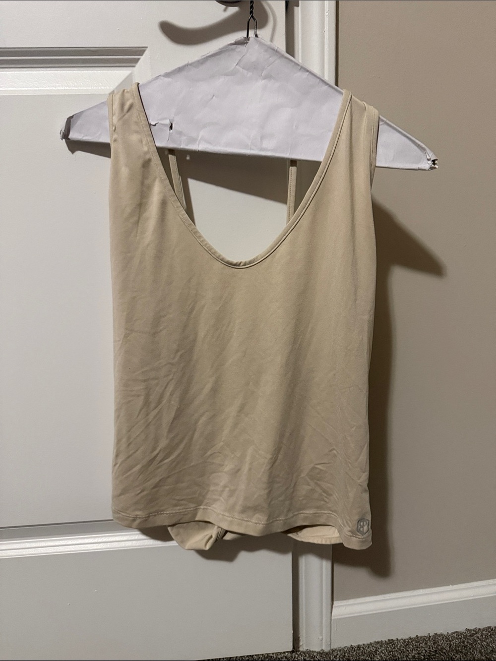 Sleeveless Scoop Neck Tank Top in Beige
